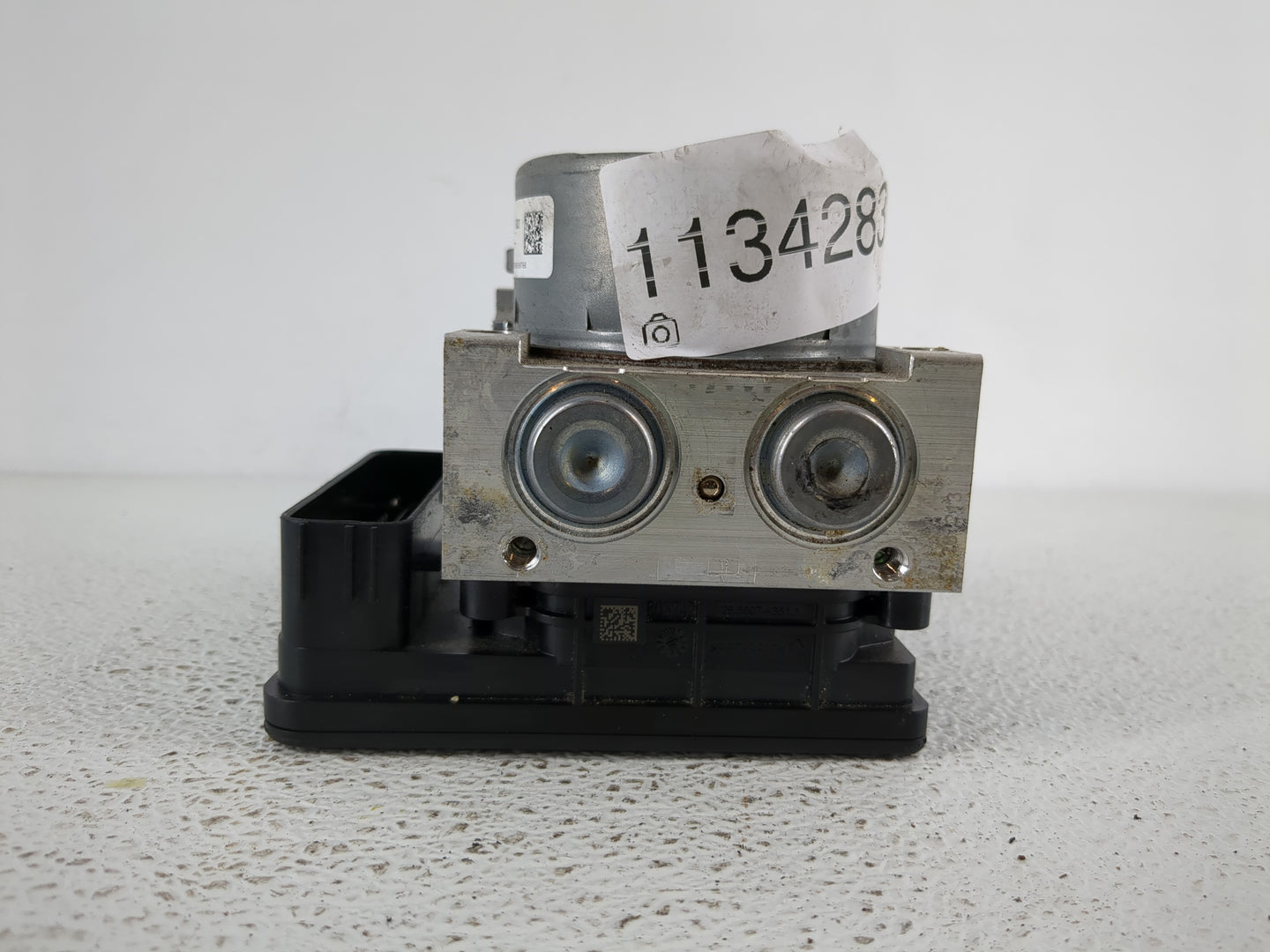 2017-2018 Lincoln Mkc ABS Pump Control Module Replacement P/N:GJ7C-2C405-AE Fits Fits 2017 2018 OEM Used Auto Parts - Oemuse