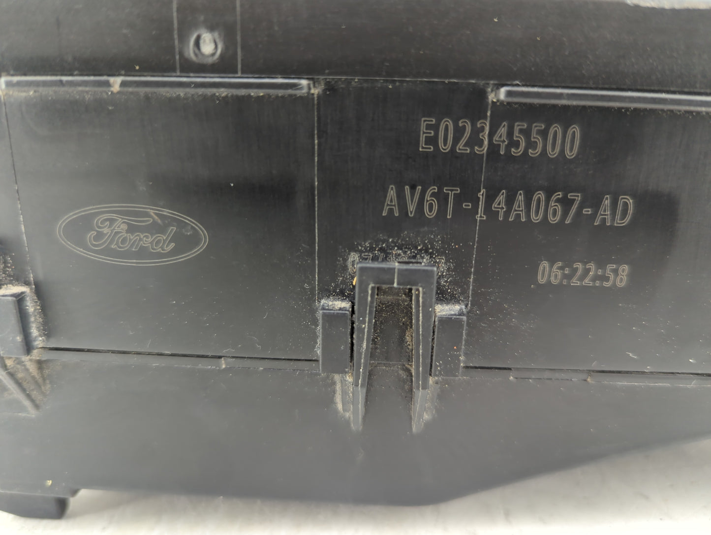 2018-2019 Lincoln Mkc Fusebox Fuse Box Panel Relay Module P/N:AV6T-14A067-AD Fits Fits 2018 2019 OEM Used Auto Parts - Oemus