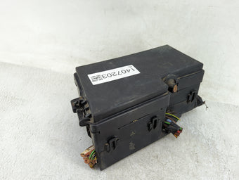 compare product 2018-2019 Lincoln Mkc Fusebox Fuse Box Panel Relay Module P/N:AV6T-14A142-AB Fits Fits 2018 2019 OEM Used Auto Parts
