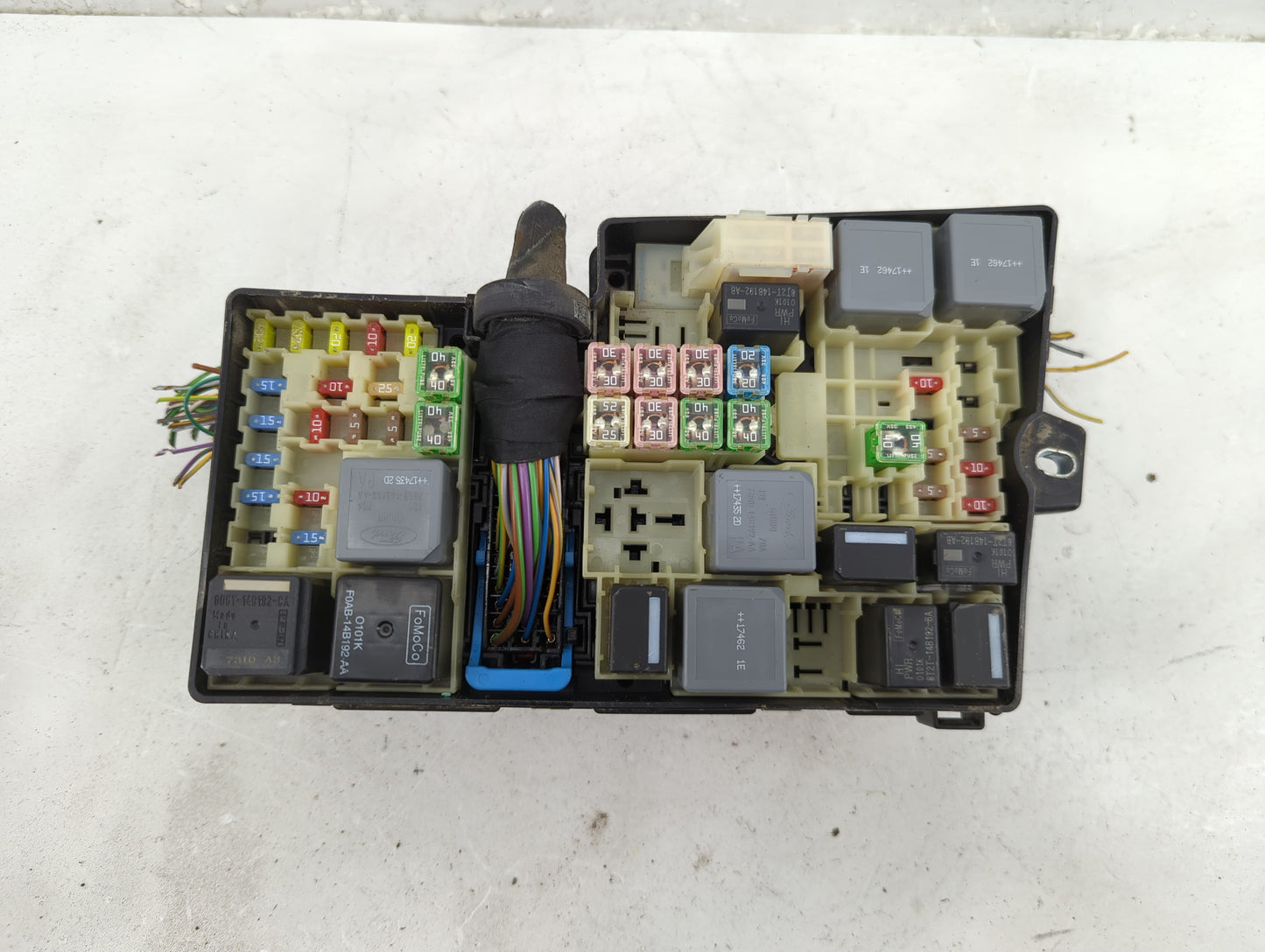 2018-2019 Lincoln Mkc Fusebox Fuse Box Panel Relay Module P/N:GJ7T-14A076-BA 19648 000 001, 21090 000 001 Fits Fits 2018 201