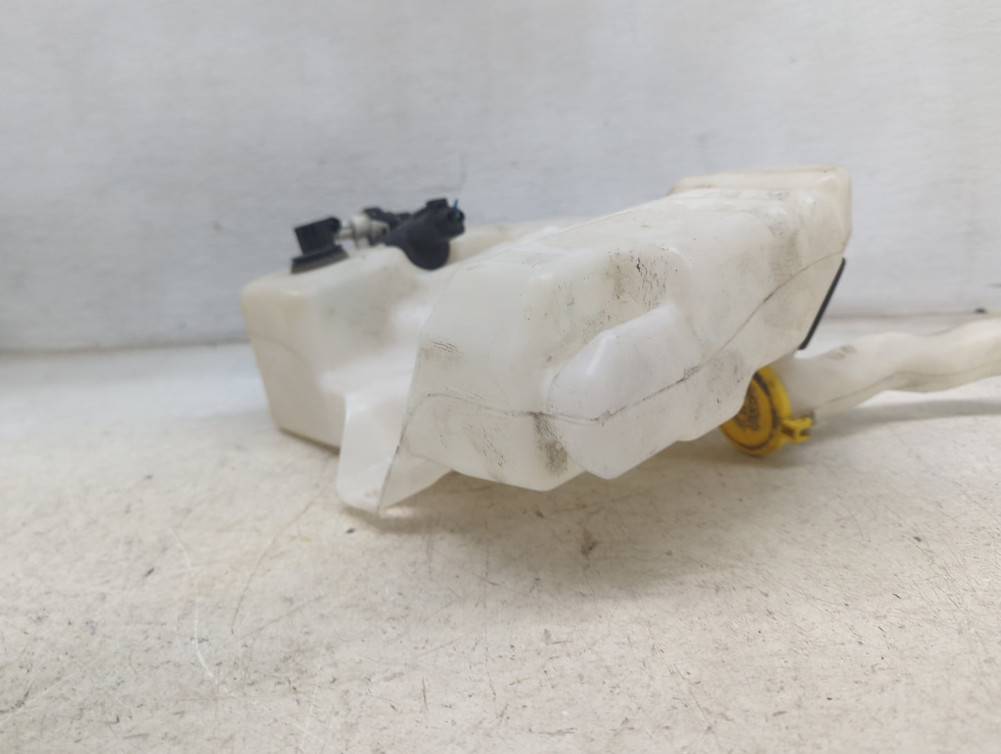 2015-2019 Lincoln Mkc Windshield Washer Fluid Reservoir Bottle Oem 1473574 - Oemusedautoparts1.com
