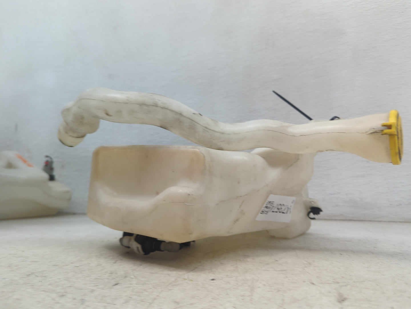 2015-2019 Lincoln Mkc Windshield Washer Fluid Reservoir Bottle Oem 1473574 - Oemusedautoparts1.com