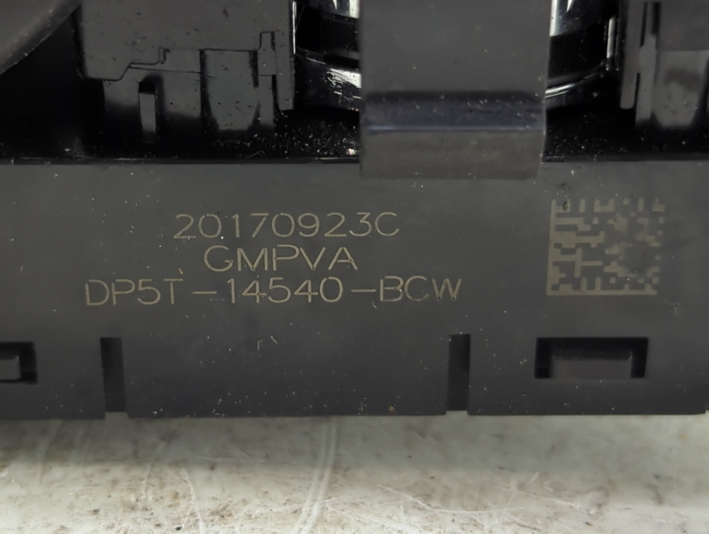 2015-2019 Lincoln Mkc Master Power Window Switch Replacement Driver Side Left P/N:DP5T-14540-BCW Fits OEM Used Auto Parts - 