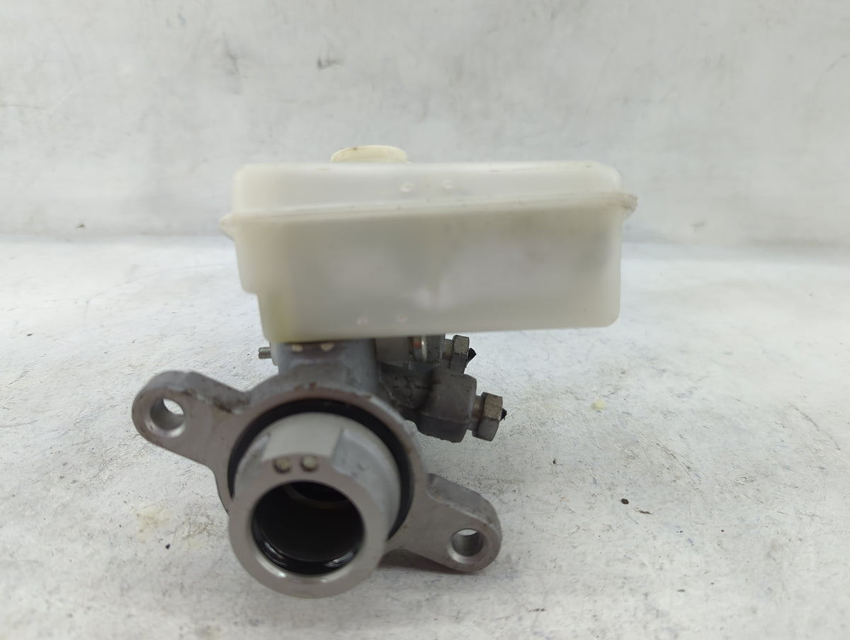 2015-2019 Lincoln Mkc Brake Master Cylinder 1498820 - Oemusedautoparts1.com