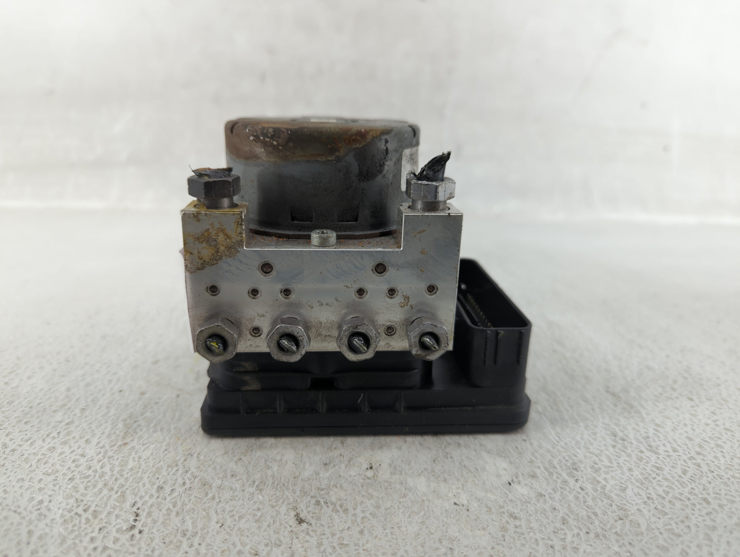 2017-2018 Lincoln Mkc ABS Pump Control Module Replacement P/N:GJ7C-2C405-AE Fits Fits 2017 2018 OEM Used Auto Parts - Oemuse