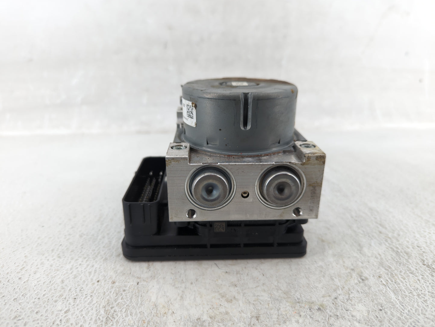 2017-2018 Lincoln Mkc ABS Pump Control Module Replacement P/N:GJ7C-2C405-AE Fits Fits 2017 2018 OEM Used Auto Parts - Oemuse