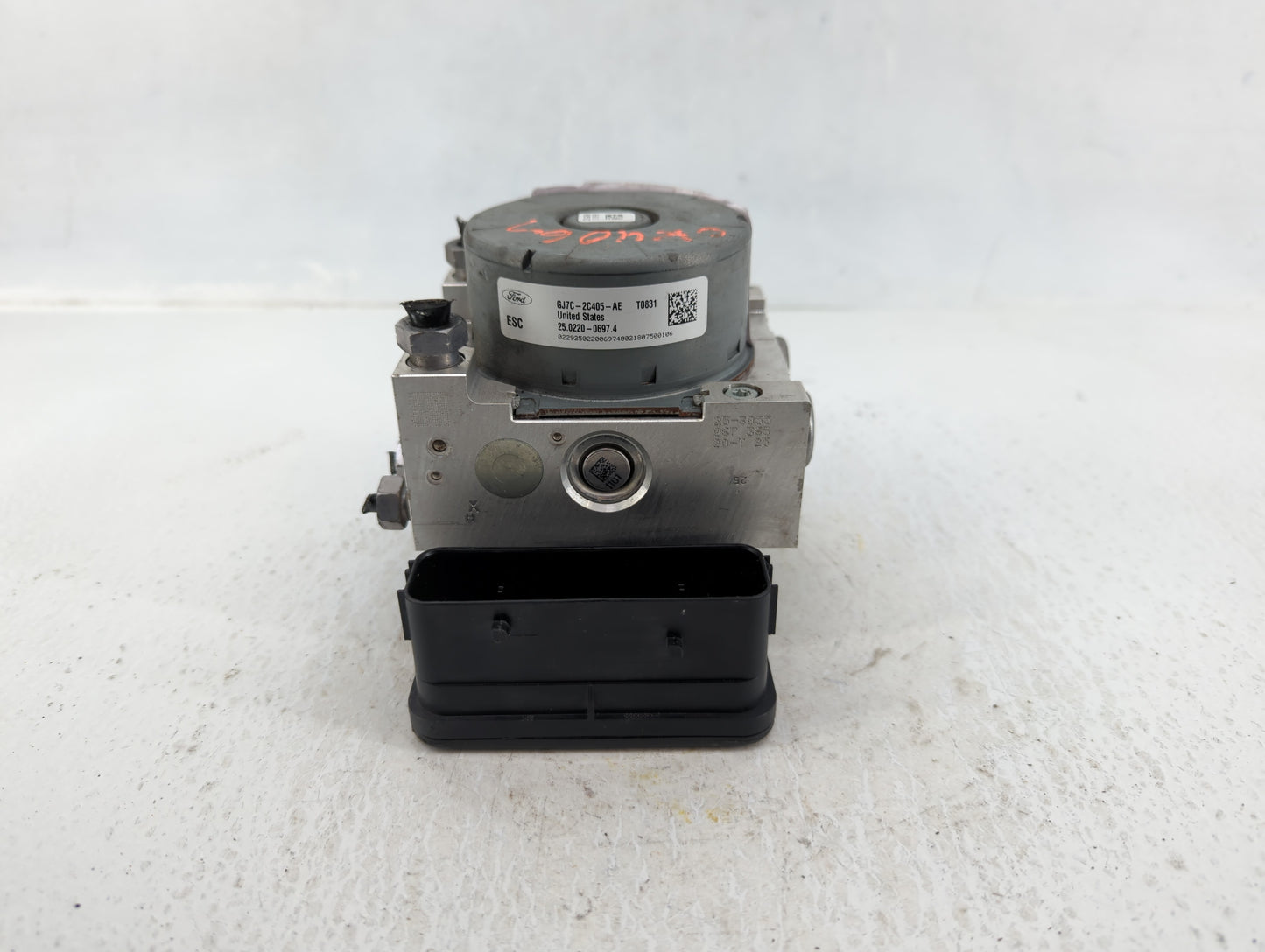 2017-2018 Lincoln Mkc ABS Pump Control Module Replacement P/N:GJ7C-2C405-AE Fits Fits 2017 2018 OEM Used Auto Parts - Oemuse