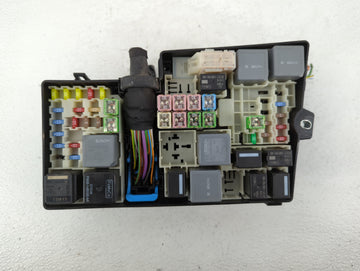 2018-2019 Lincoln Mkc Fusebox Fuse Box Panel Relay Module P/N:AV6T-14A067-AD Fits Fits 2018 2019 OEM Used Auto Parts - Oemus