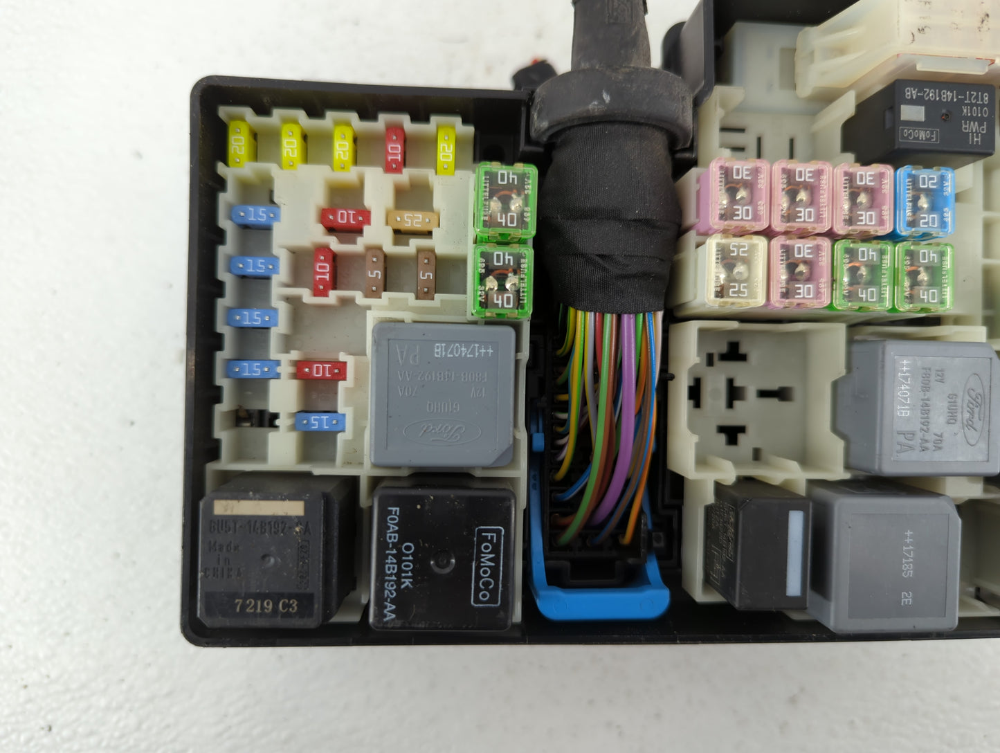 2018-2019 Lincoln Mkc Fusebox Fuse Box Panel Relay Module P/N:AV6T-14A067-AD Fits Fits 2018 2019 OEM Used Auto Parts - Oemus