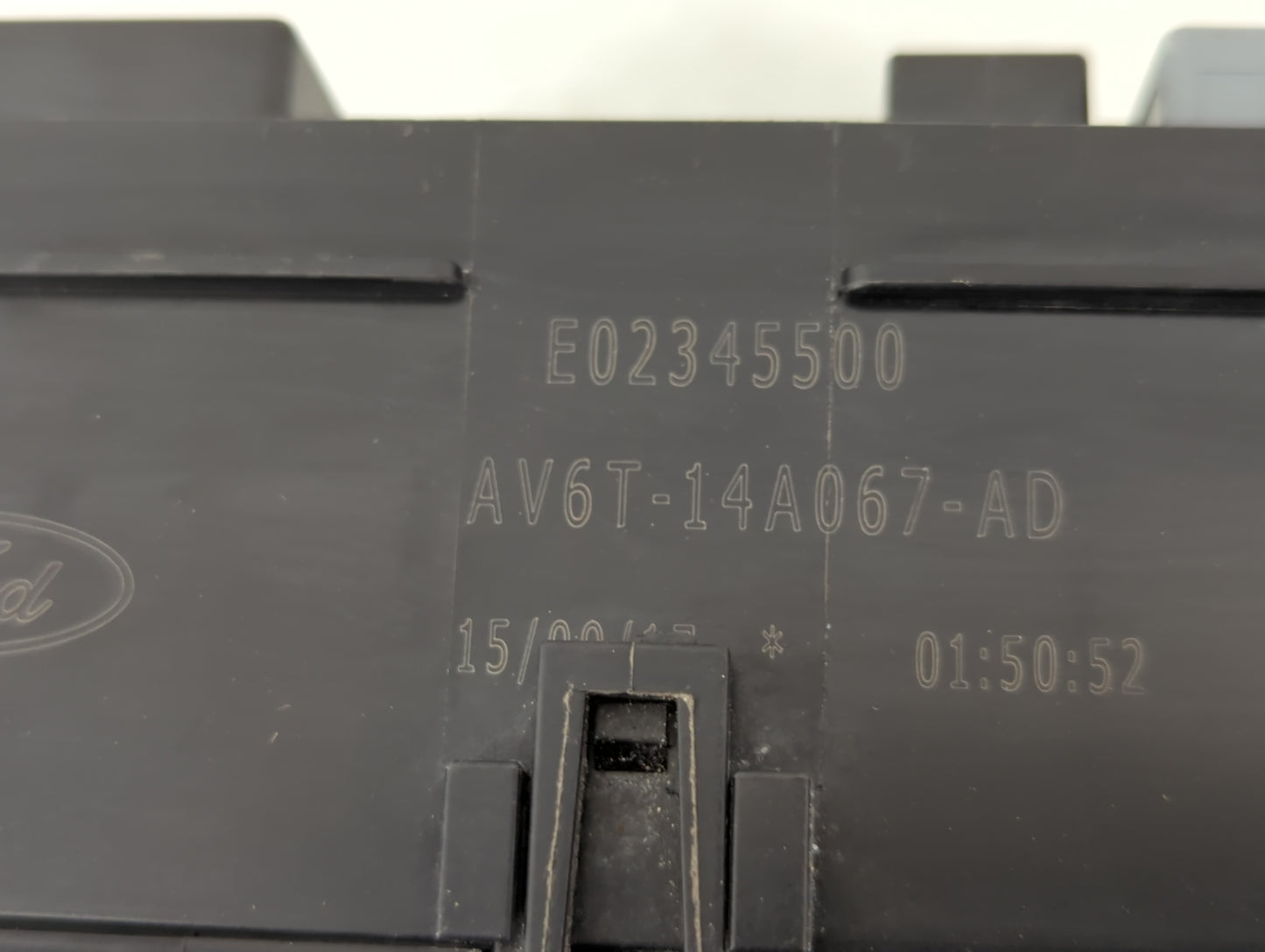 2018-2019 Lincoln Mkc Fusebox Fuse Box Panel Relay Module P/N:AV6T-14A067-AD Fits Fits 2018 2019 OEM Used Auto Parts - Oemus