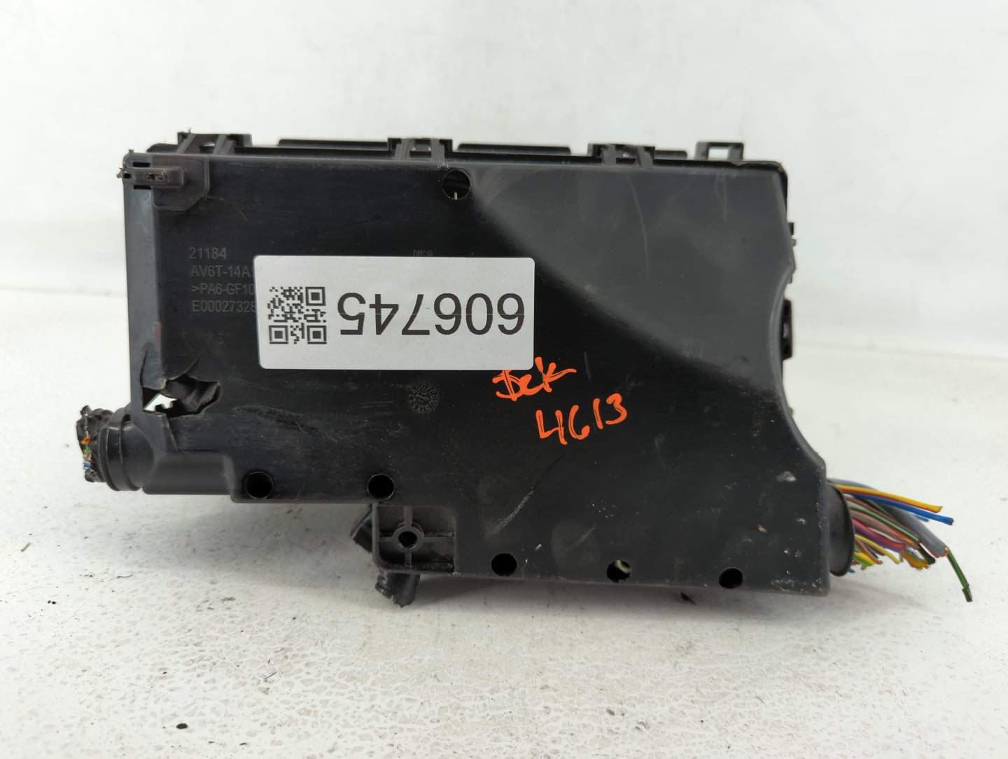 2018-2019 Lincoln Mkc Fusebox Fuse Box Panel Relay Module P/N:AV6T-14A067-AD Fits Fits 2018 2019 OEM Used Auto Parts - Oemus