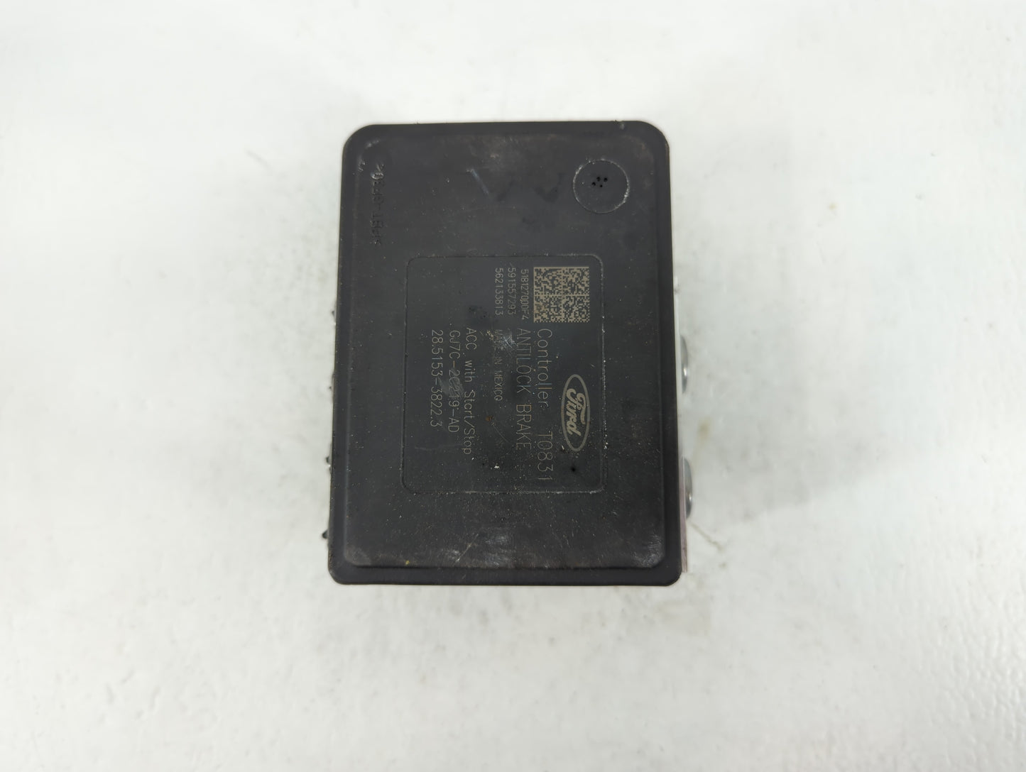 2017-2018 Lincoln Mkc ABS Pump Control Module Replacement P/N:GJ7C-2C405-AE Fits Fits 2017 2018 OEM Used Auto Parts - Oemuse