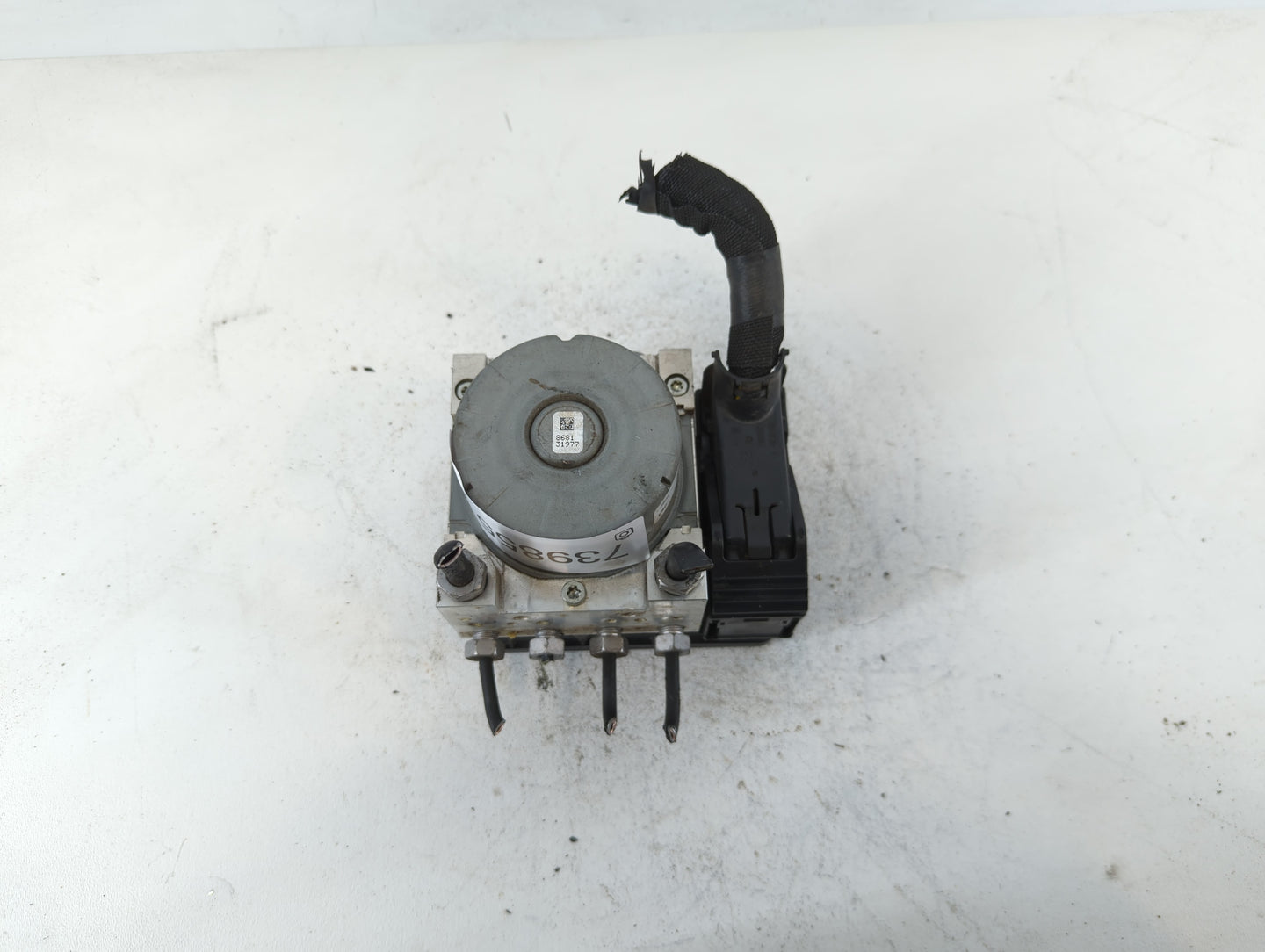 2017-2018 Lincoln Mkc ABS Pump Control Module Replacement P/N:GL7C-2C405-AE Fits Fits 2017 2018 OEM Used Auto Parts - Oemuse