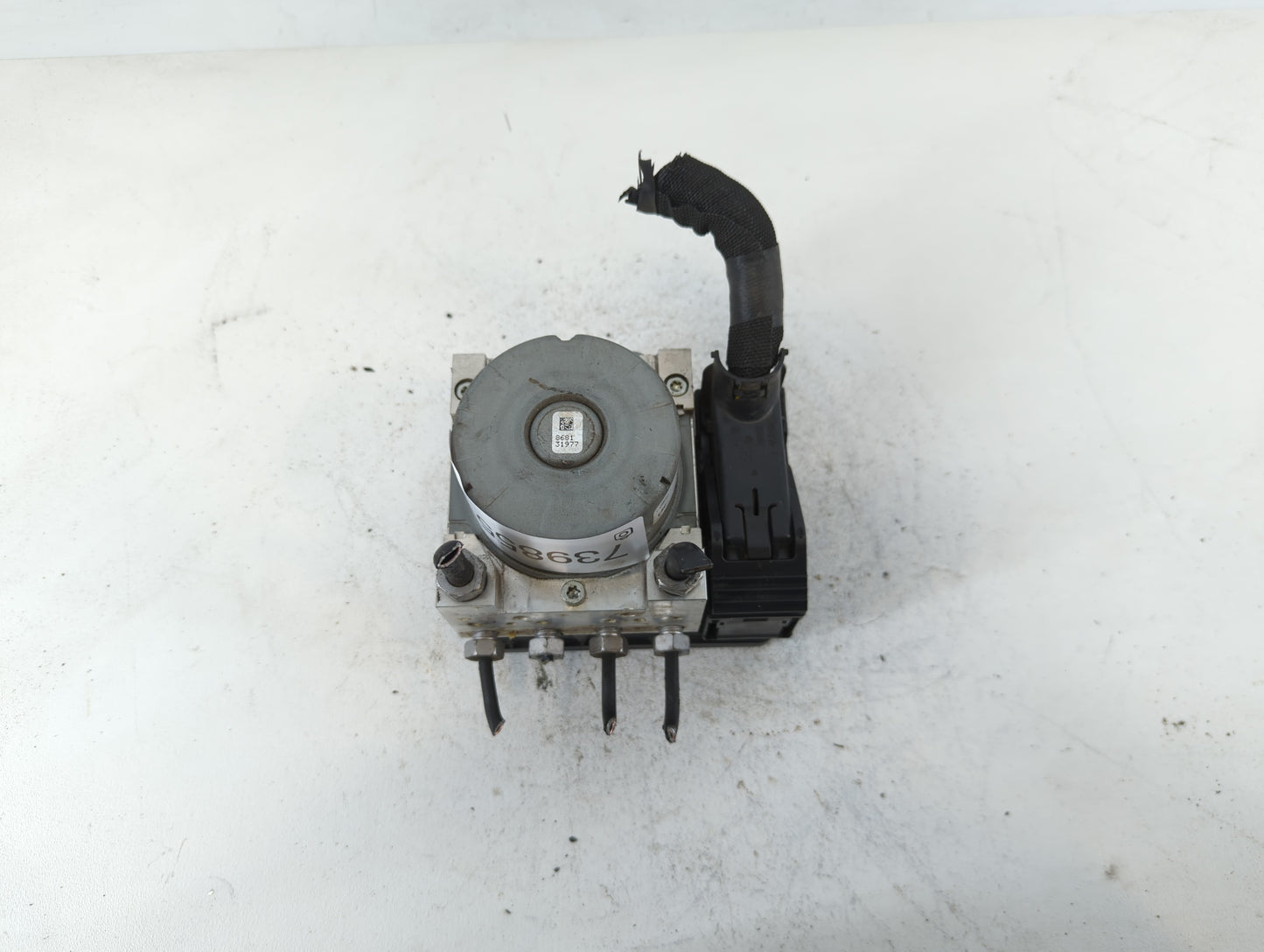 2017-2018 Lincoln Mkc ABS Pump Control Module Replacement P/N:GL7C-2C405-AE Fits Fits 2017 2018 OEM Used Auto Parts - Oemuse