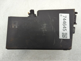 compare product 2018-2019 Lincoln Mkc Fusebox Fuse Box Panel Relay Module P/N:GJ7T-14A076-BA 19648 000 001, 21090 000 0001 Fits Fits 2018 2019 OEM Used Auto Parts