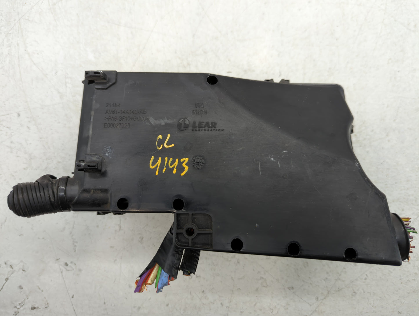 2018-2019 Lincoln Mkc Fusebox Fuse Box Panel Relay Module P/N:GJ7T-14A076-BA 19648 000 001, 21090 000 0001 Fits Fits 2018 20