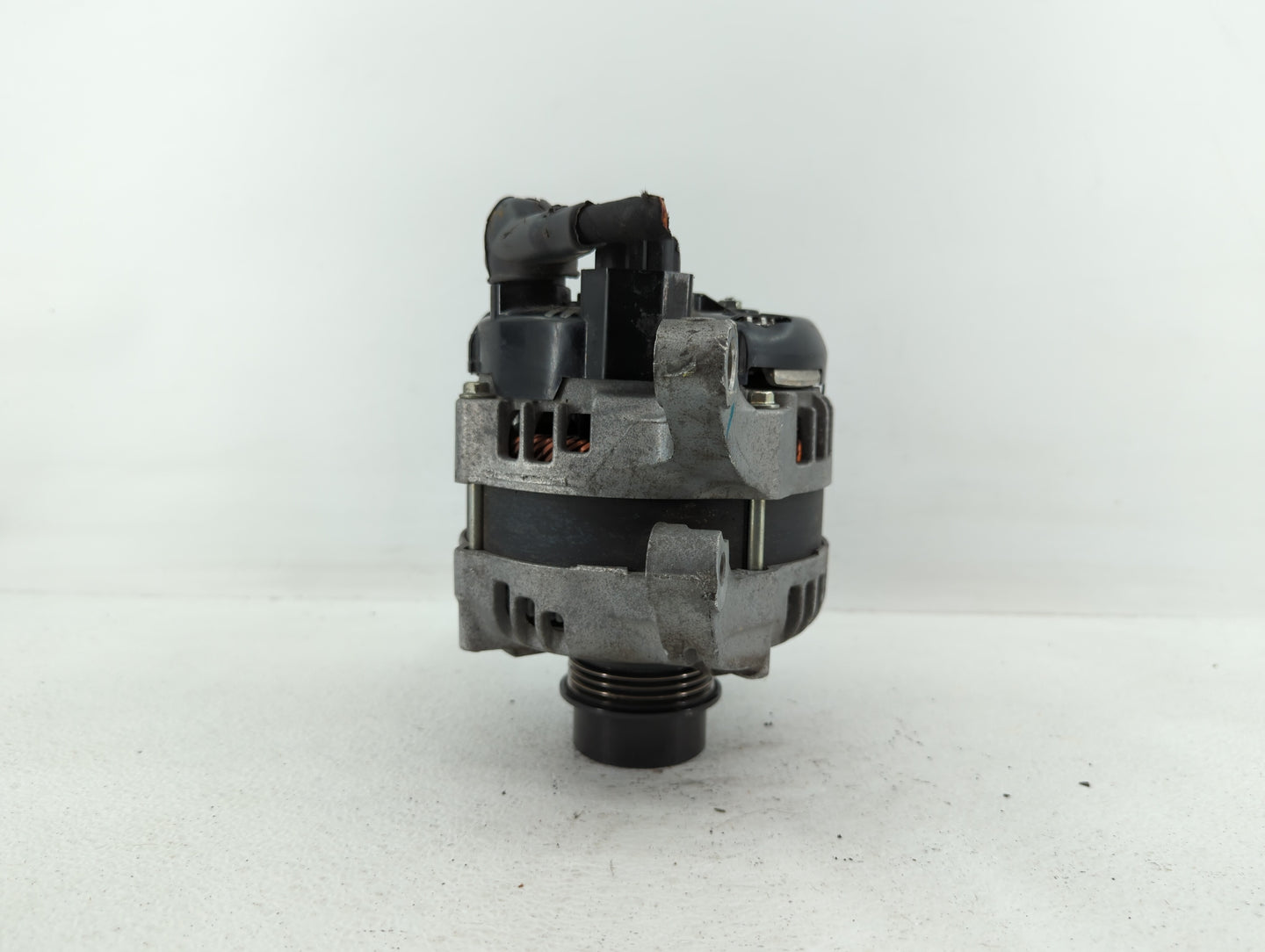 2018 Lincoln Mks Alternator Replacement Generator Charging Assembly Engine OEM P/N:G2GT-10300-JA EJ7T-10300-AA Fits OEM Used