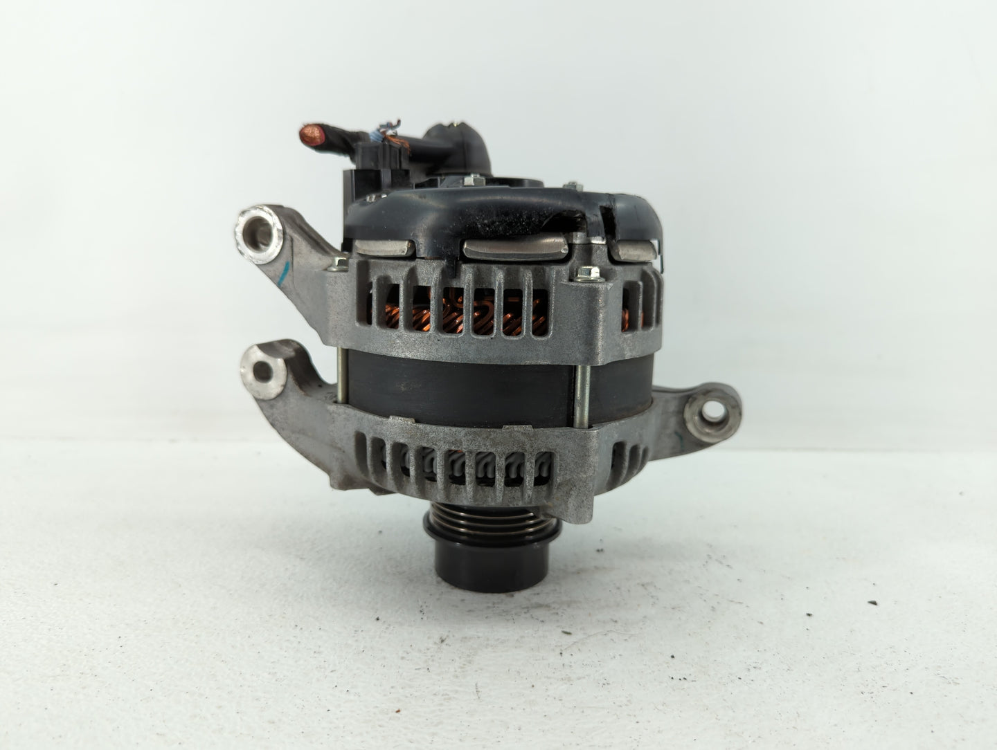 2018 Lincoln Mks Alternator Replacement Generator Charging Assembly Engine OEM P/N:G2GT-10300-JA EJ7T-10300-AA Fits OEM Used