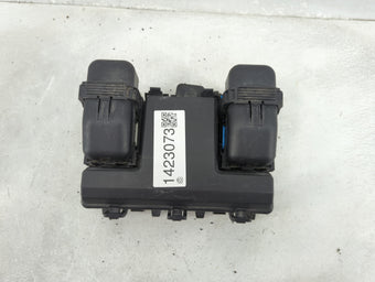 compare product 2018 Lincoln Mkx Fusebox Fuse Box Panel Relay Module P/N:G2GT14A075AA Fits OEM Used Auto Parts