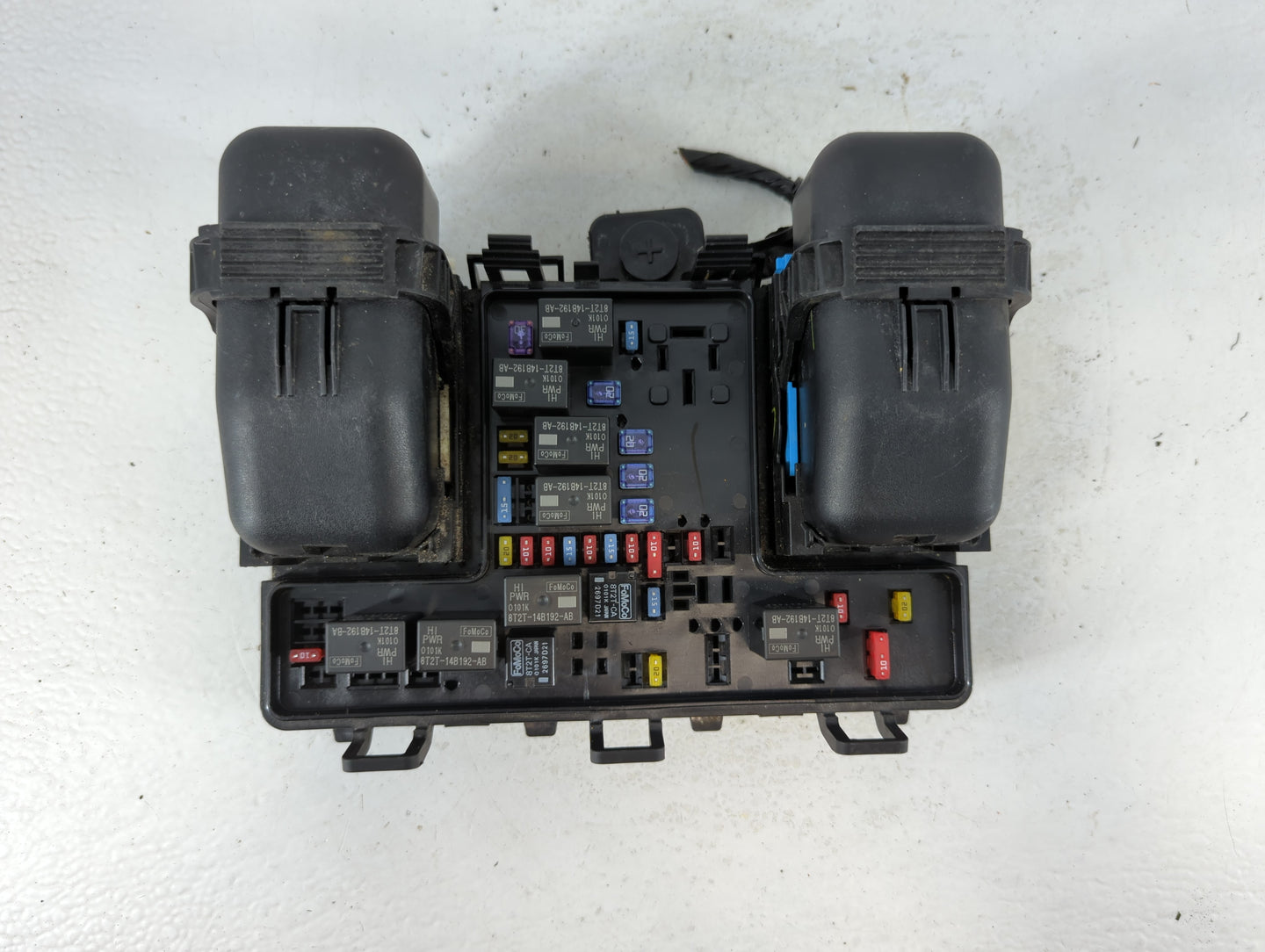 2018 Lincoln Mkx Fusebox Fuse Box Panel Relay Module P/N:PA66-GF14 Fits OEM Used Auto Parts - Oemusedautoparts1.com