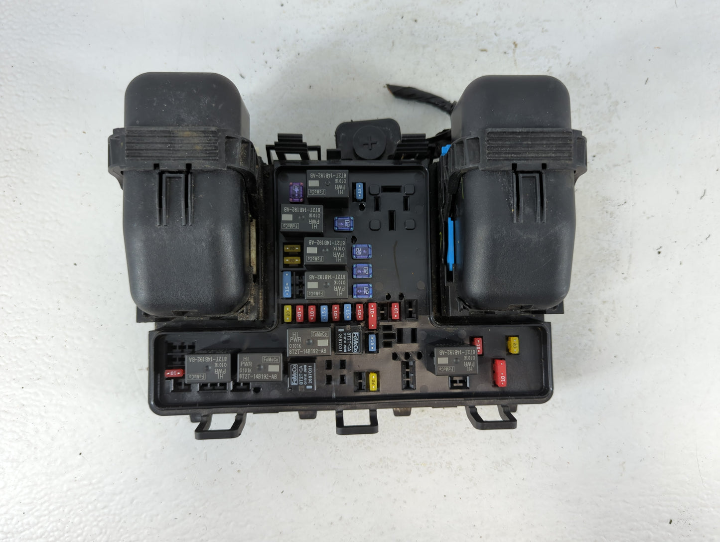 2018 Lincoln Mkx Fusebox Fuse Box Panel Relay Module P/N:PA66-GF14 Fits OEM Used Auto Parts - Oemusedautoparts1.com