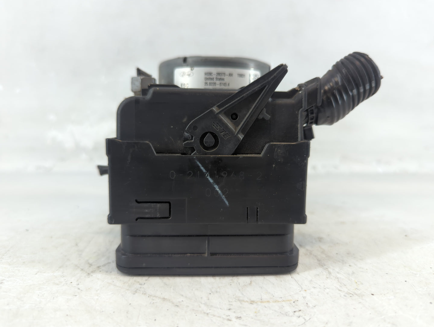 2017-2018 Lincoln Mkz ABS Pump Control Module Replacement P/N:HG9C-2B373-AH Fits Fits 2017 2018 OEM Used Auto Parts - Oemuse