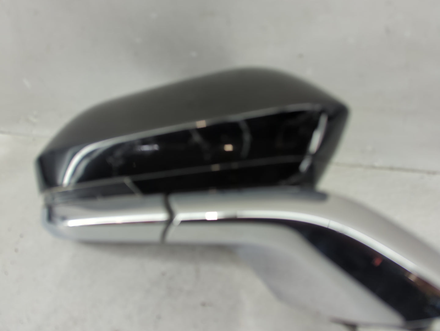 2017-2020 Lincoln Mkz Passenger Side View Mirror - Right Door Mirror OEM Used - Oemusedautoparts1.com