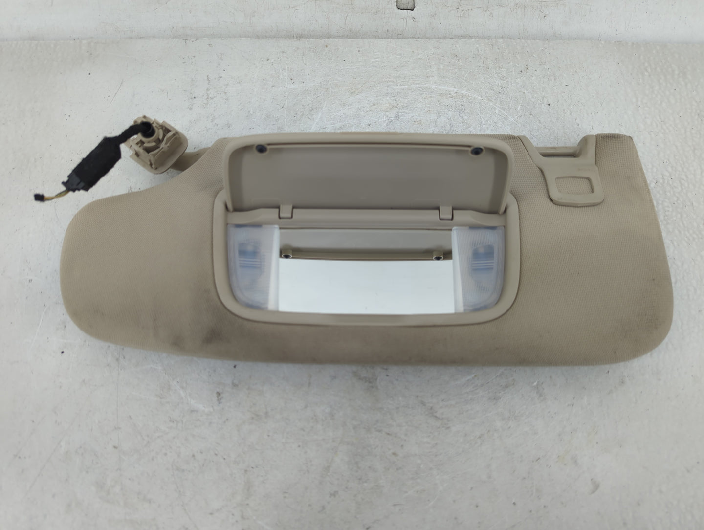 2018 Lincoln Mkz Sun Visor Shade Replacement Driver Left Mirror Fits OEM Used Auto Parts - Oemusedautoparts1.com