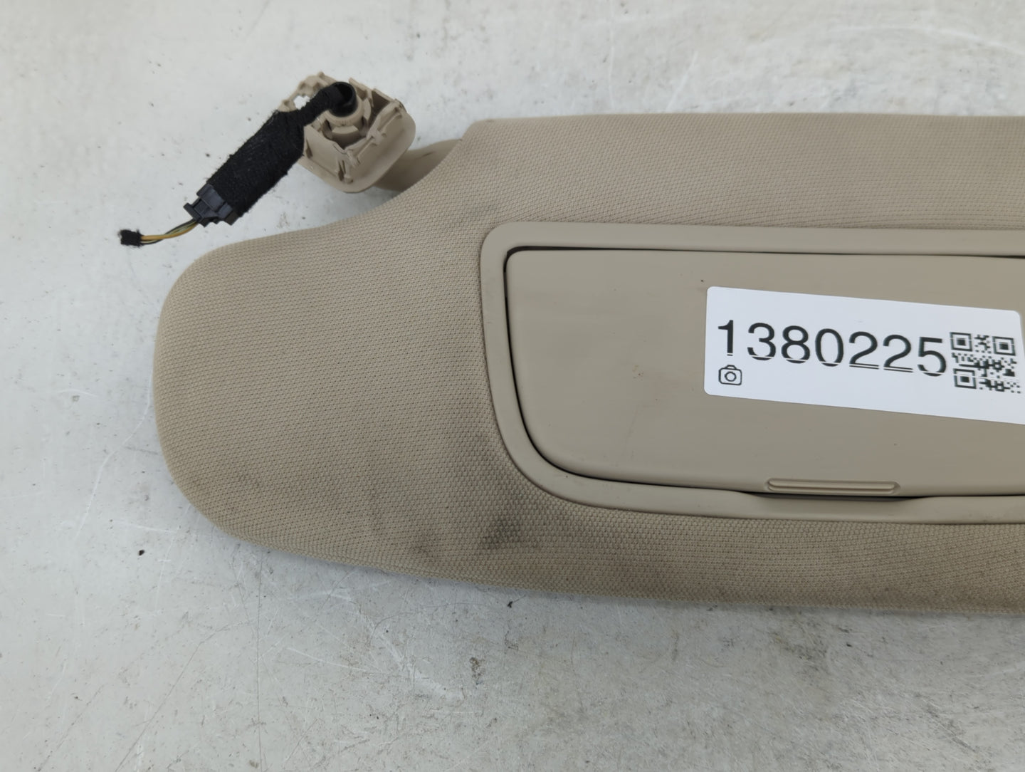 2018 Lincoln Mkz Sun Visor Shade Replacement Driver Left Mirror Fits OEM Used Auto Parts - Oemusedautoparts1.com