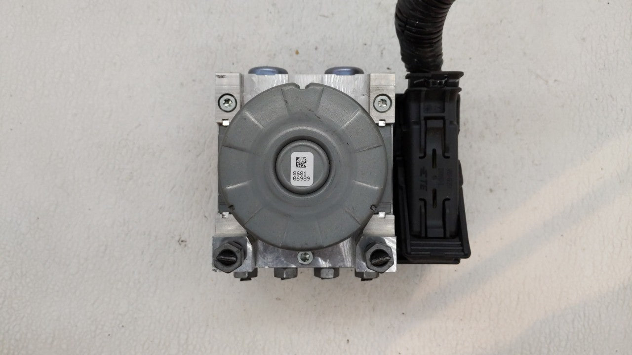 2017-2018 Lincoln Mkz ABS Pump Control Module Replacement P/N:HG9C-2B373-AH Fits Fits 2017 2018 OEM Used Auto Parts - Oemuse