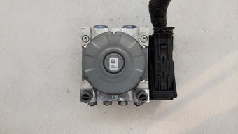 compare product 2017-2018 Lincoln Mkz ABS Pump Control Module Replacement P/N:HG9C-2B373-AH Fits Fits 2017 2018 OEM Used Auto Parts