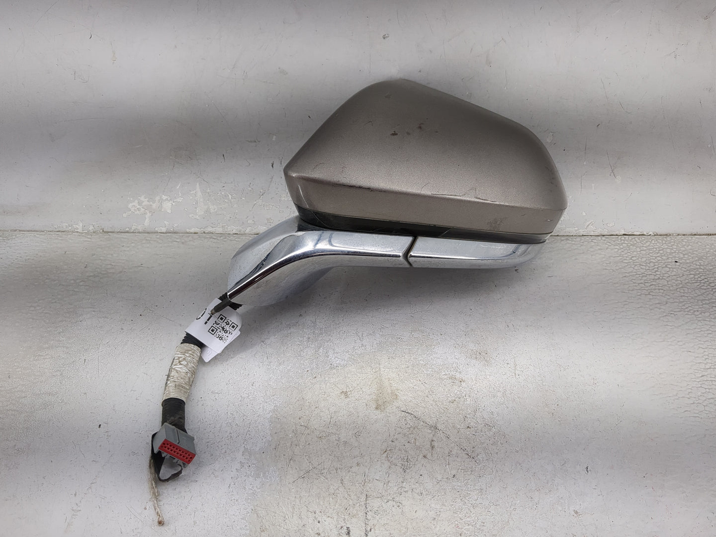 2016-2018 Lincoln Mkz Driver Side View Mirror - Left Door Mirror OEM Used - Oemusedautoparts1.com