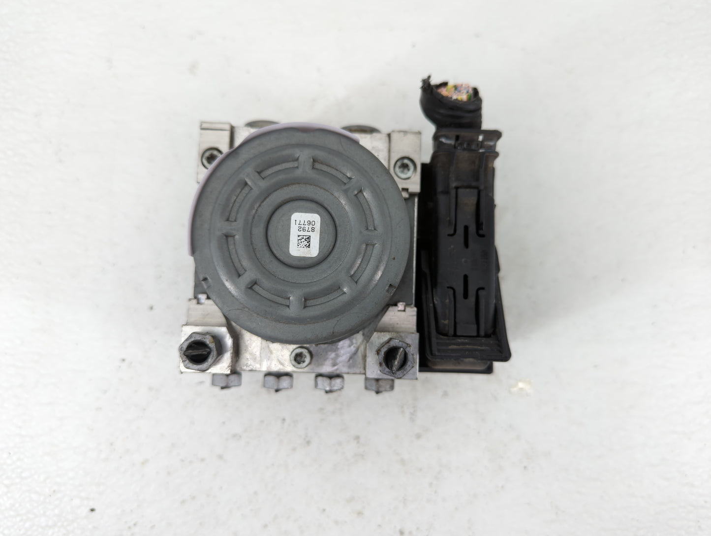 2017-2018 Lincoln Mkz ABS Pump Control Module Replacement P/N:HG9C-2B373-AH Fits Fits 2017 2018 OEM Used Auto Parts - Oemuse