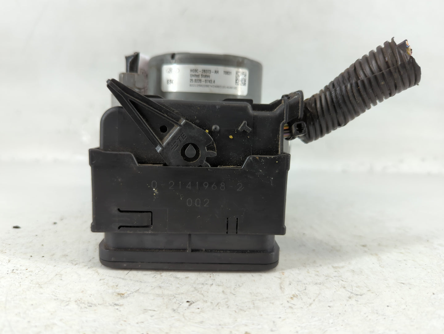 2017-2018 Lincoln Mkz ABS Pump Control Module Replacement P/N:HG9C-2B373-AH Fits Fits 2017 2018 OEM Used Auto Parts - Oemuse