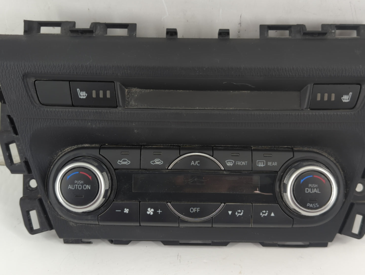 2017-2018 Mazda 3 Climate Control Module Temperature AC/Heater Replacement P/N:K4000 8I14C Fits Fits 2017 2018 OEM Used Auto