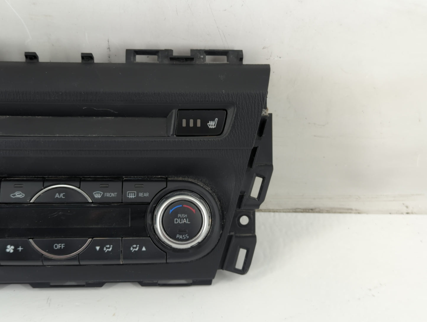 2017-2018 Mazda 3 Climate Control Module Temperature AC/Heater Replacement P/N:K4000 8I14C Fits Fits 2017 2018 OEM Used Auto