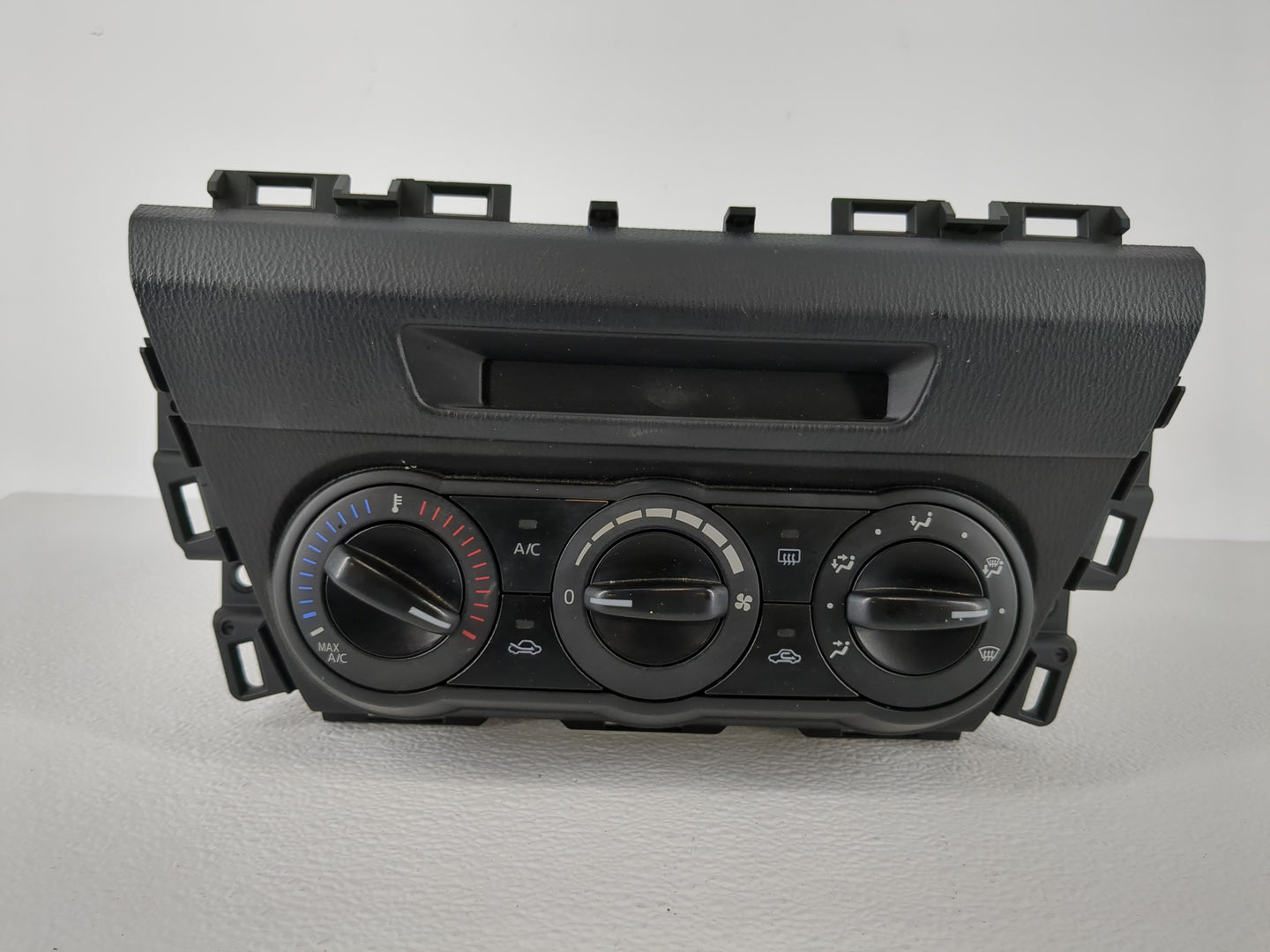 2017-2018 Mazda 3 Climate Control Module Temperature AC/Heater Replacement P/N:0621191 Fits Fits 2017 2018 OEM Used Auto Par