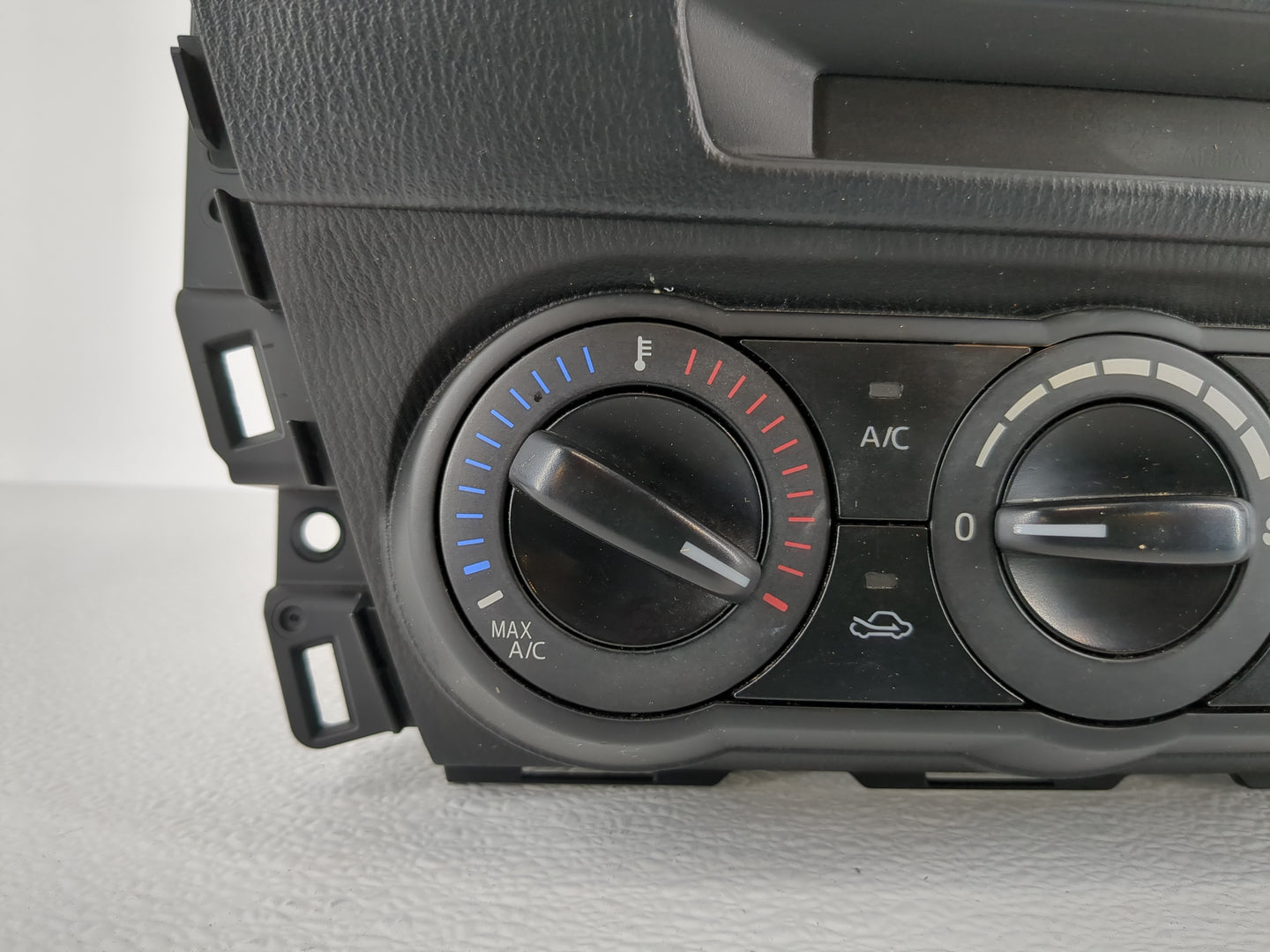 2017-2018 Mazda 3 Climate Control Module Temperature AC/Heater Replacement P/N:0621191 Fits Fits 2017 2018 OEM Used Auto Par