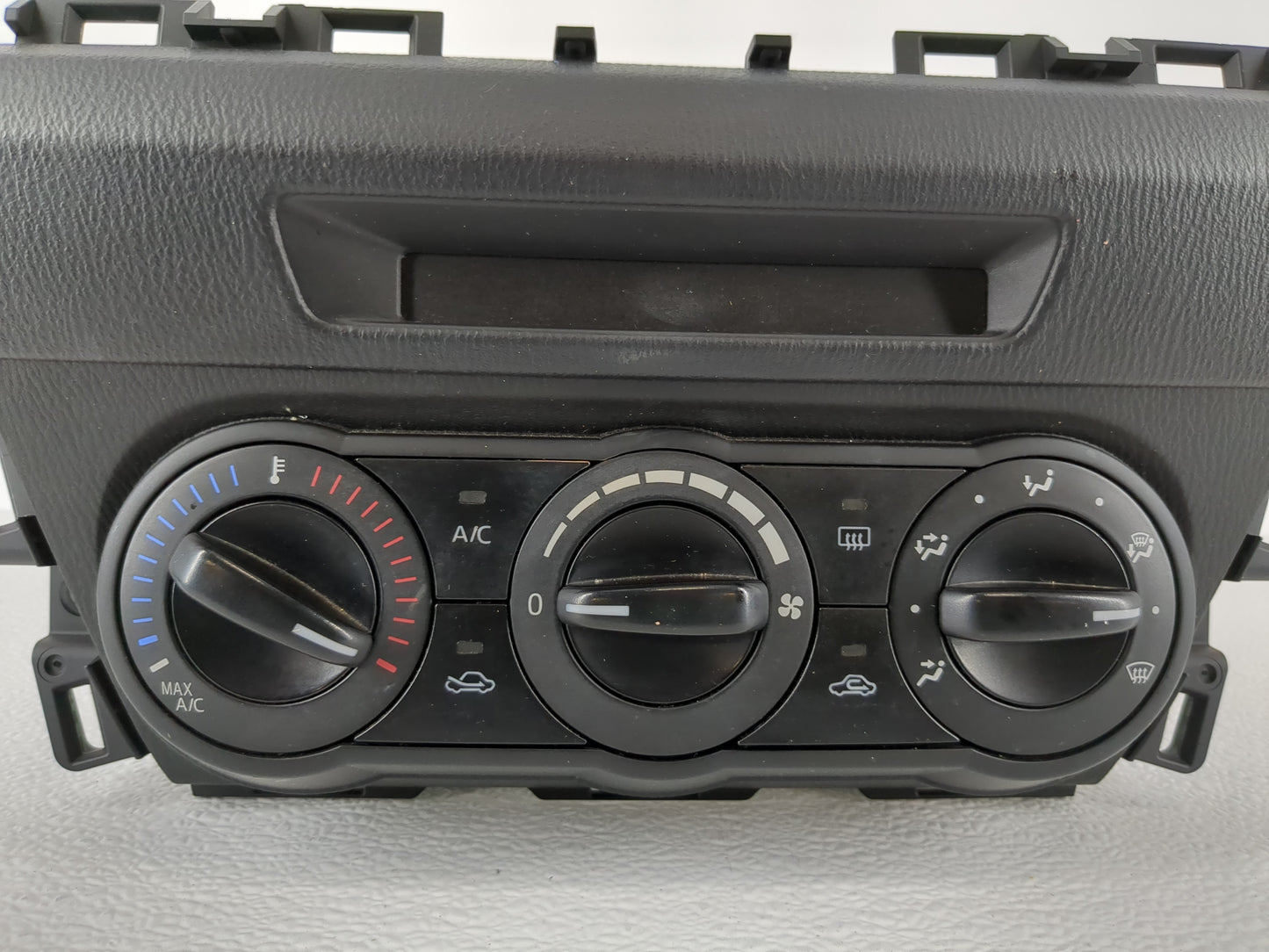 2017-2018 Mazda 3 Climate Control Module Temperature AC/Heater Replacement P/N:0621191 Fits Fits 2017 2018 OEM Used Auto Par