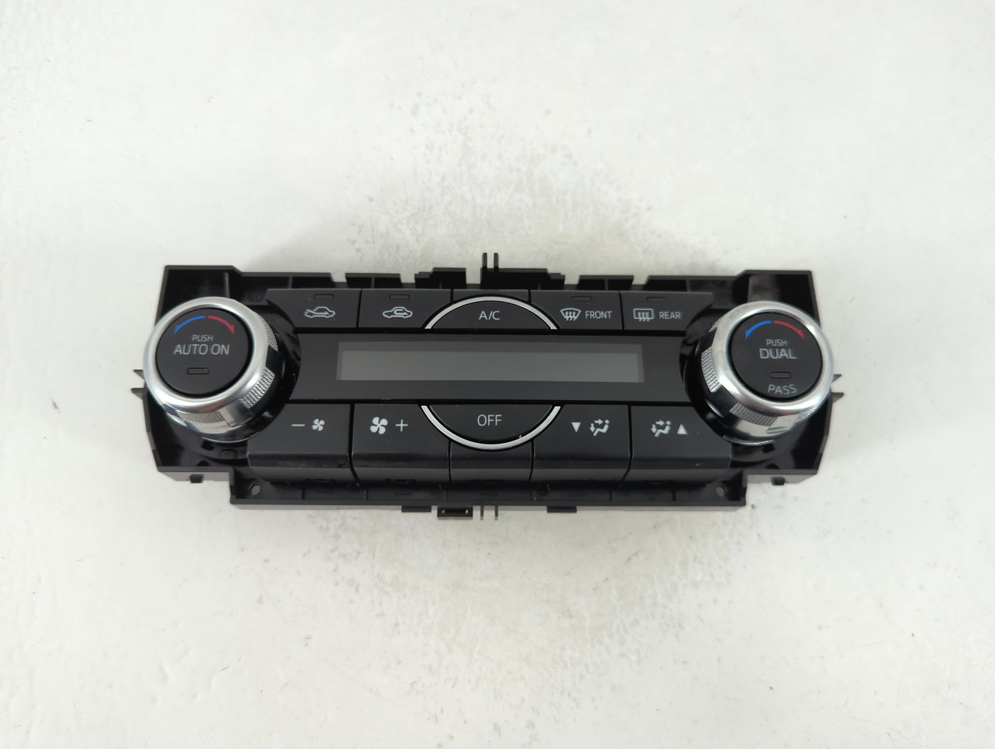 2017-2018 Mazda 3 Climate Control Module Temperature AC/Heater Replacement P/N:K4000 8A29D Fits Fits 2017 2018 OEM Used Auto