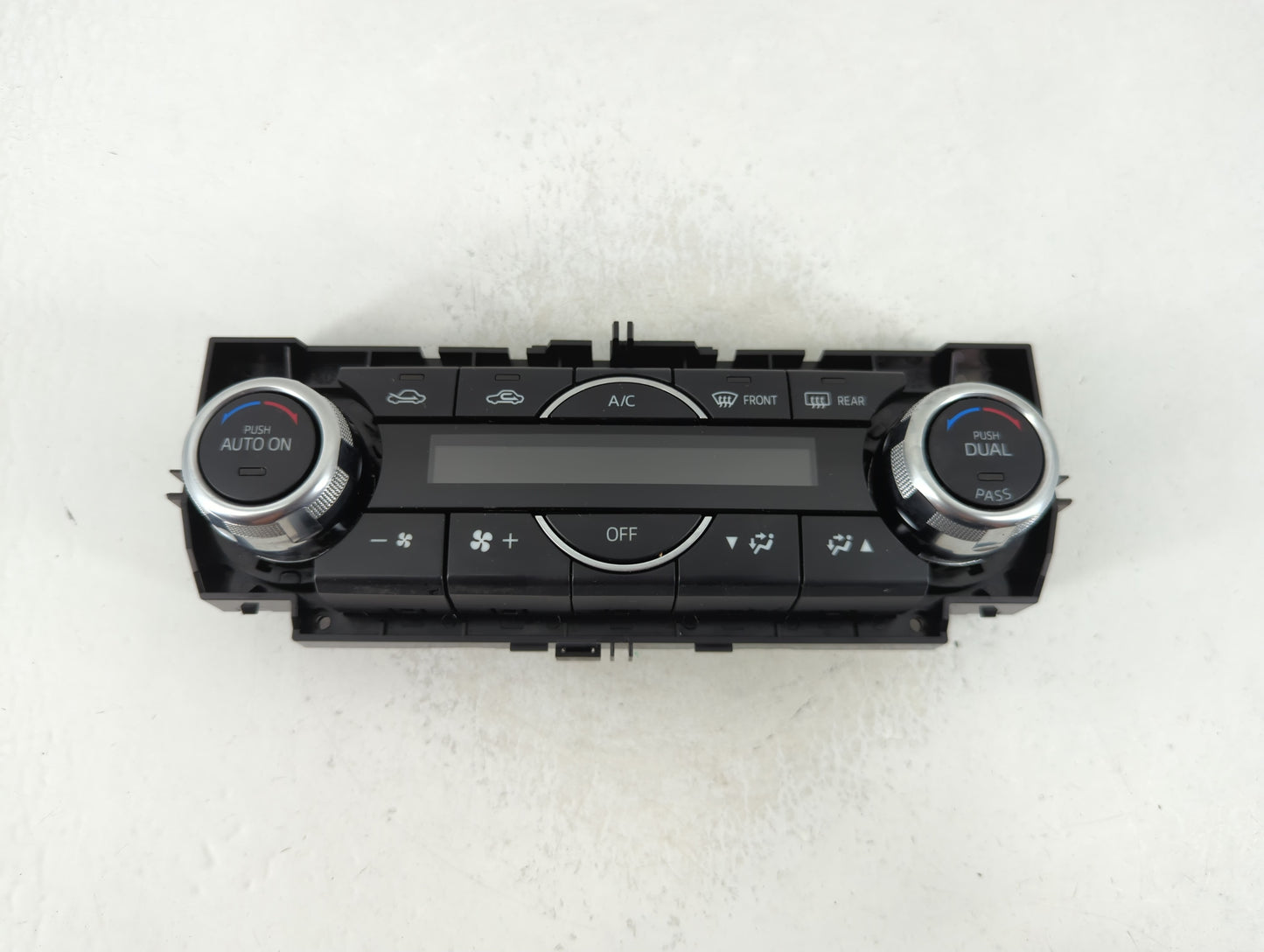 2017-2018 Mazda 3 Climate Control Module Temperature AC/Heater Replacement P/N:K4000 8A29D Fits Fits 2017 2018 OEM Used Auto