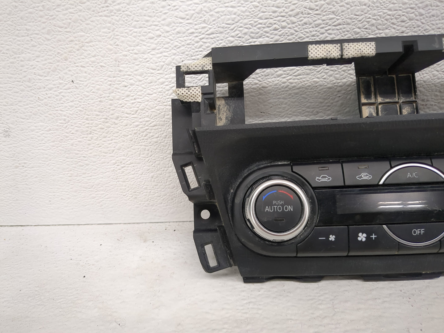 2017-2018 Mazda 3 Climate Control Module Temperature AC/Heater Replacement P/N:GALH-18C612-FD Fits Fits 2017 2018 OEM Used A