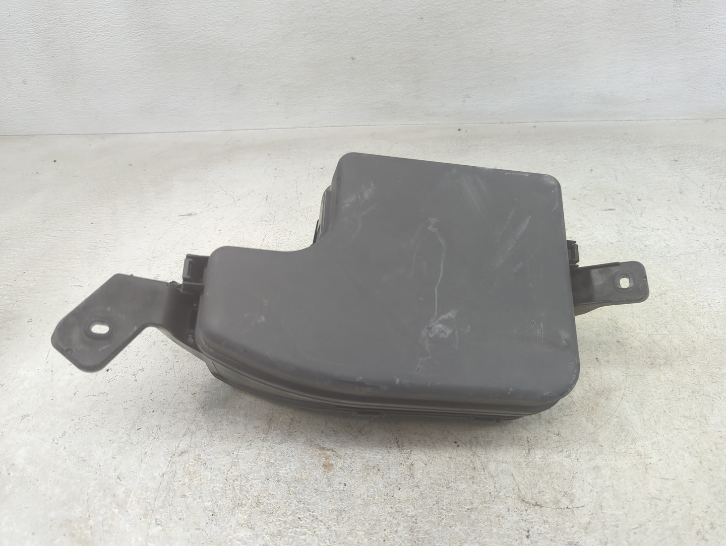 2014-2016 Mazda 3 Fusebox Fuse Box Panel Relay Module P/N:BACS-675X0 Fits Fits 2014 2015 2016 OEM Used Auto Parts - Oemuseda