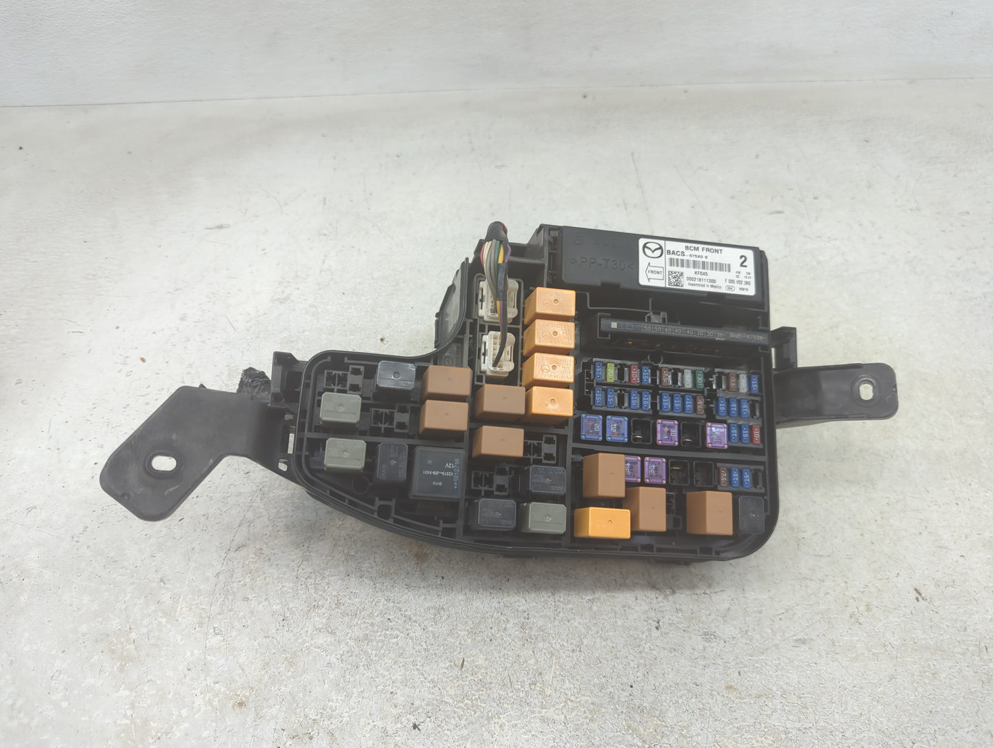 2014-2016 Mazda 3 Fusebox Fuse Box Panel Relay Module P/N:BACS-675X0 Fits Fits 2014 2015 2016 OEM Used Auto Parts - Oemuseda