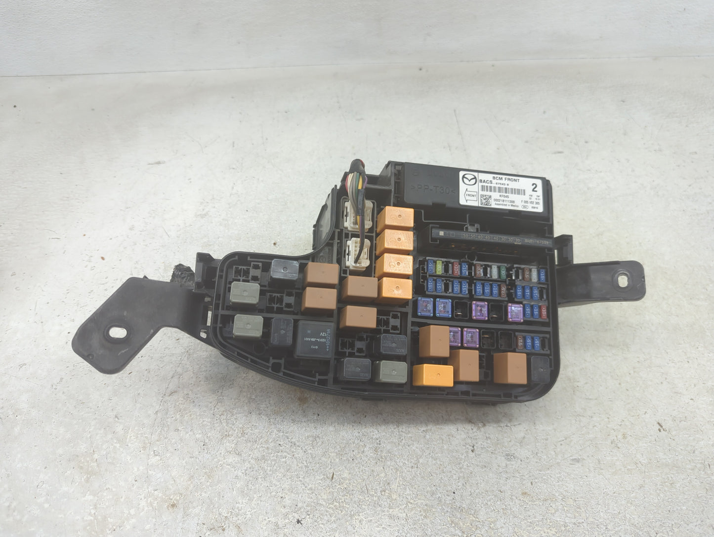 2014-2016 Mazda 3 Fusebox Fuse Box Panel Relay Module P/N:BACS-675X0 Fits Fits 2014 2015 2016 OEM Used Auto Parts - Oemuseda