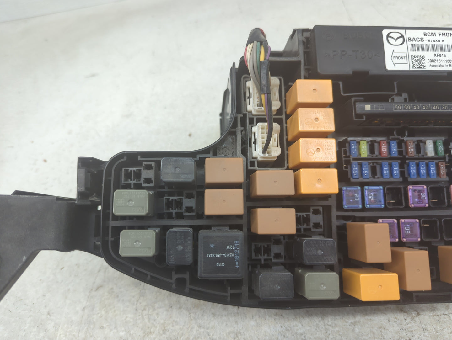 2014-2016 Mazda 3 Fusebox Fuse Box Panel Relay Module P/N:BACS-675X0 Fits Fits 2014 2015 2016 OEM Used Auto Parts - Oemuseda