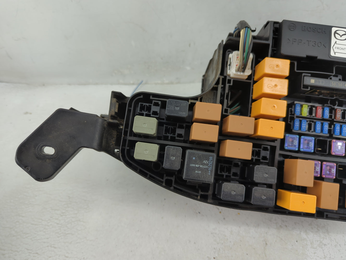 2014-2016 Mazda 3 Fusebox Fuse Box Panel Relay Module P/N:BACS-675X0 Fits Fits 2014 2015 2016 OEM Used Auto Parts - Oemuseda