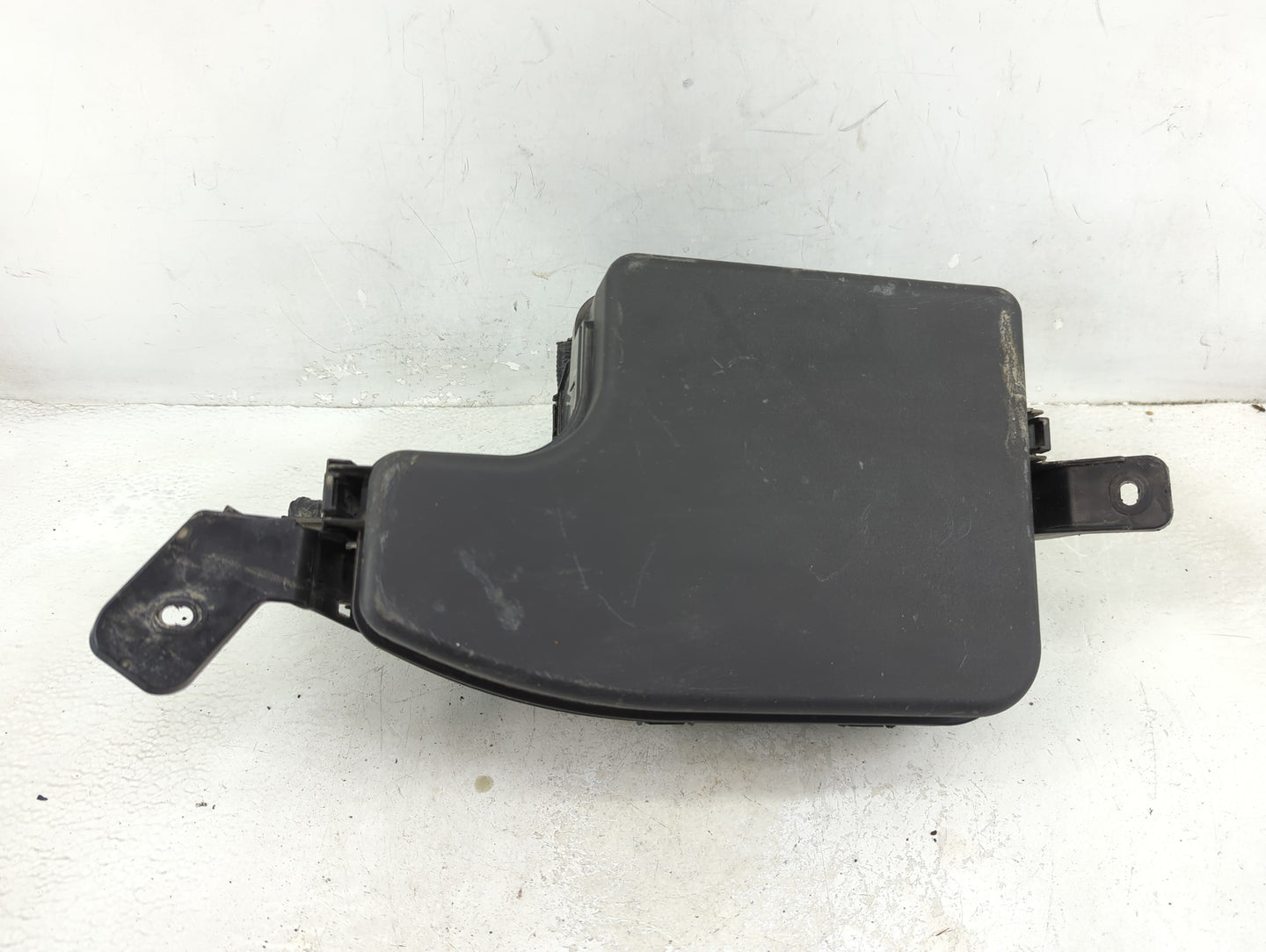 2014-2016 Mazda 3 Fusebox Fuse Box Panel Relay Module P/N:TK52-675X0 Fits Fits 2014 2015 2016 OEM Used Auto Parts - Oemuseda