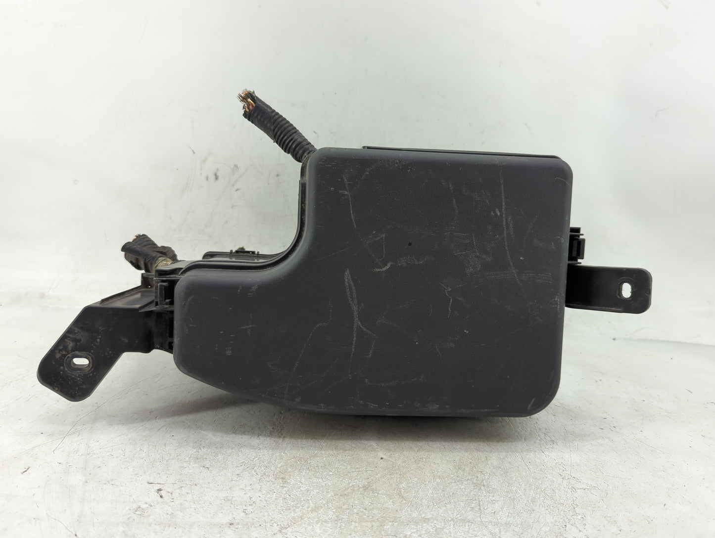 2014-2016 Mazda 3 Fusebox Fuse Box Panel Relay Module P/N:BACS-675X0 Fits Fits 2014 2015 2016 OEM Used Auto Parts - Oemuseda
