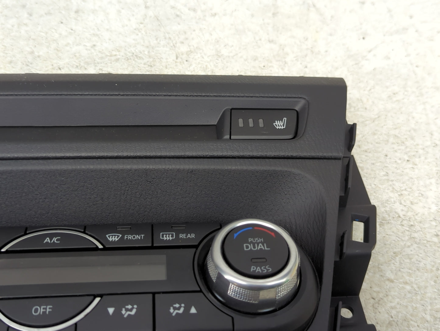 2017-2018 Mazda 3 Climate Control Module Temperature AC/Heater Replacement P/N:VPGALH-18C612-FF Fits Fits 2017 2018 OEM Used